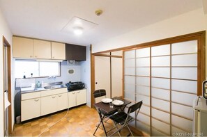 Condo, 1 chambre (501) | Cuisine privée | Réfrigérateur, four à micro-ondes, surface de cuisson, grille-pain