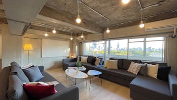 Comfort Condo, 1 Bedroom (704) | Living area | TV