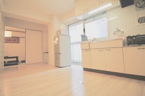 コンドミニアム 2 ベッドルーム (503) | 専用キッチン | 冷蔵庫、電子レンジ、コンロ、トースター