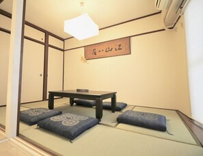 Condo, 2 phòng ngủ (503) | Khu vực ăn uống tại phòng