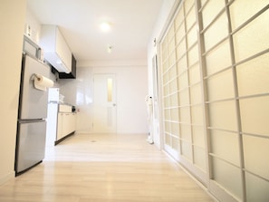 Condo, 2 phòng ngủ (503) | Bếp riêng | Tủ lạnh, lò vi sóng, bếp nấu, lò nướng bánh mì