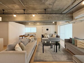 Living area - M's Lea Building (Hiroshima)