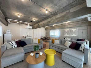 Living area - M's Lea Building (Hiroshima)