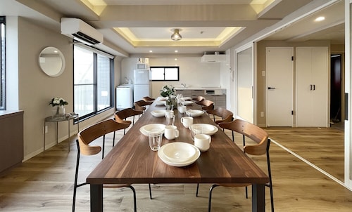 客室内のダイニングエリア