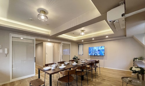 客室内のダイニングエリア