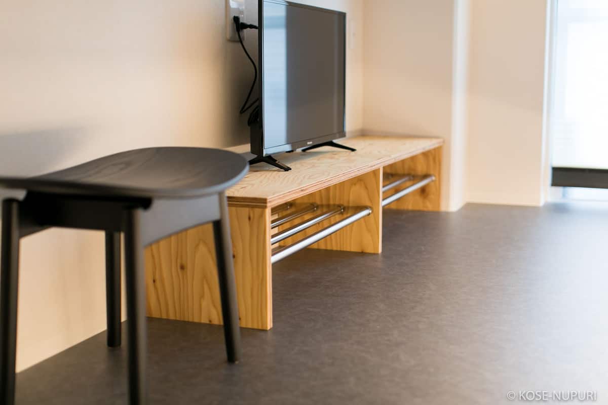 Individueel gedecoreerd, individueel gemeubileerd, een bureau