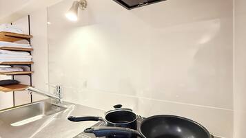 Fridge, microwave, stovetop, electric kettle