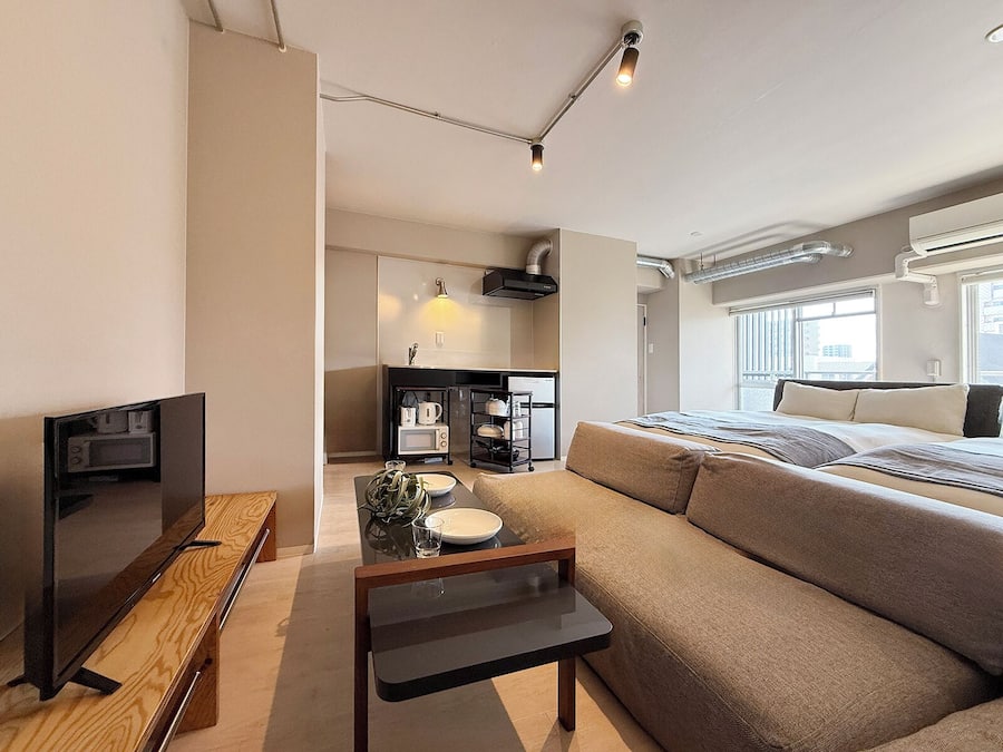 Design Studio Suite (301) | Individually decorated, individually furnished, desk, laptop workspace