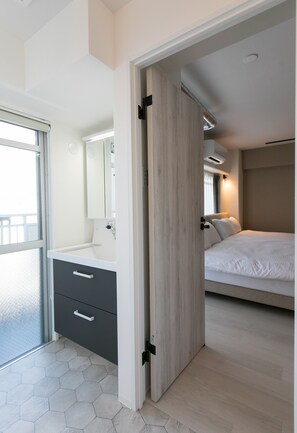 وحدات دش مع أحواض استحمام، حوض استحمام عميق