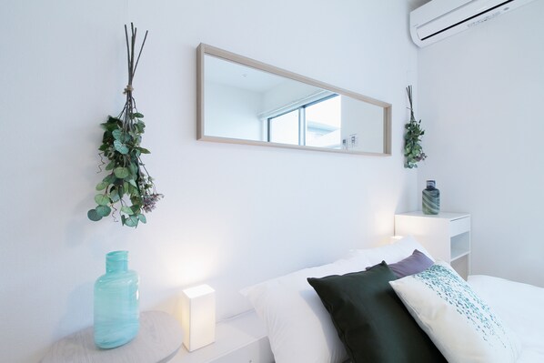 Appartement, 2 slaapkamers (103) | Een bureau, een laptopwerkplek, een strijkplank/strijkijzer, gratis wifi