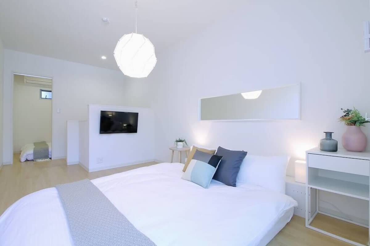 Desk, laptop workspace, iron/ironing board, free WiFi