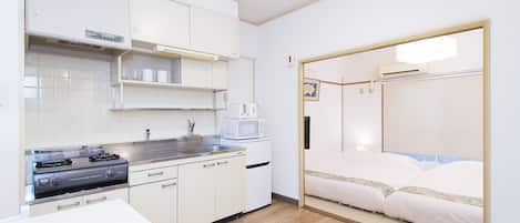 Condo, 1 habitación (302) | Cocina privada | Refrigerador, microondas, parrilla de estufa y tostadora