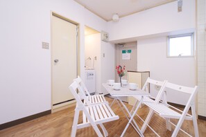 Condo, 1 Bedroom (302) | In-room dining - Dai3Kuboi Building 302 (Hiroshima)