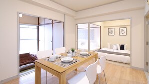 公寓式客房, 3 间卧室 (505) | 客房内用餐