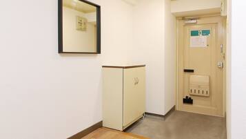 Condo, 3 Bedrooms (703) | Interior entrance