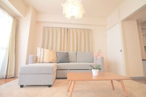 Huoneisto, 1 makuuhuone (501) | Yksilöllisesti sisustettu, yksilöllisesti kalustettu, työpöytä