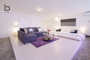 Comfort-Studiosuite, 1 Schlafzimmer (102) | Wohnzimmer | Fernseher