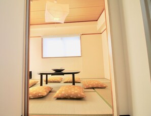 公寓式客房, 2 间卧室 (702) | 客厅 | 电视