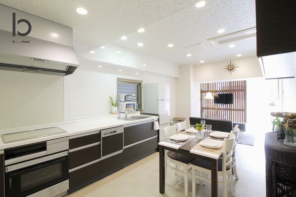 Condo, 2 Bedrooms (101) | Private kitchen | Fridge, microwave, stovetop, toaster - La-Shante (Hiroshima)