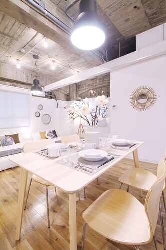 客室内のダイニングエリア