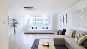 Condo, 2 Bedrooms (401) | Living area | TV