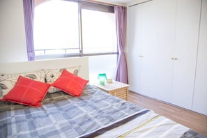 Condo, 1 Bedroom (201) | Individually decorated, individually furnished, desk, laptop workspace