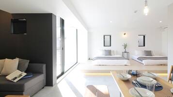 Studio Premium, pemandangan kota (501) | Area keluarga | Smart TV 45-inci dengan saluran TV digital