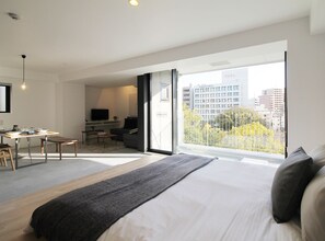 Premium Studio, City View (501)