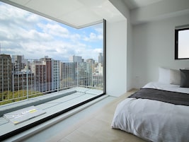 Exclusive Studio, City View (1001) | Desk, laptop workspace, iron/ironing board, WiFi (free)