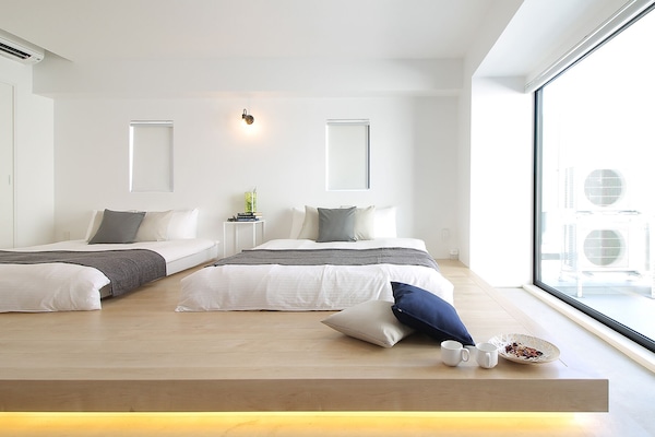 Studio – signature (1002) | Individuelt dekorert, individuelt innredet og skrivebord