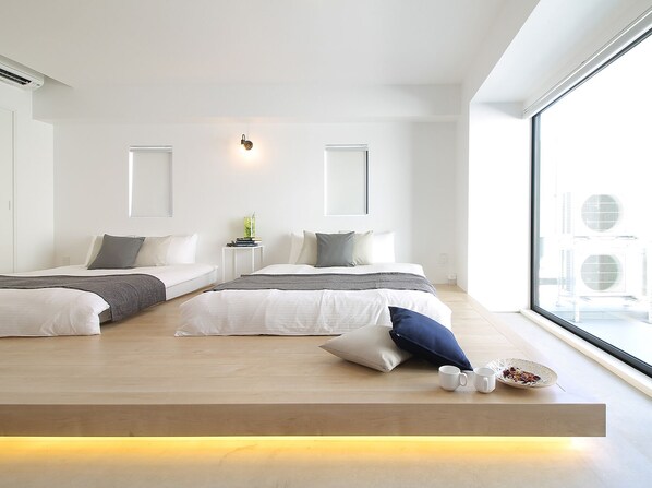 Signature Studio (1002)