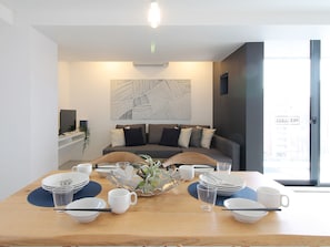 Deluxe Studio, City View (801) | In-room dining - bHotel (Hiroshima)