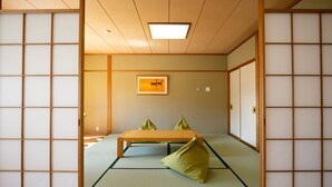 Deluxe Family Room, Non Smoking | Free WiFi, bed sheets - Ryosha Tsukiakari (Yamanakako)