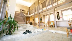 Interior entrance - Ryosha Tsukiakari (Yamanakako)