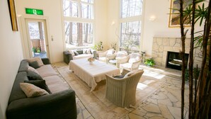 Lobby lounge - Ryosha Tsukiakari (Yamanakako)