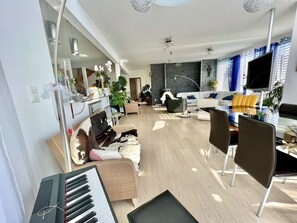 TV, fireplace, DVD player, stereo