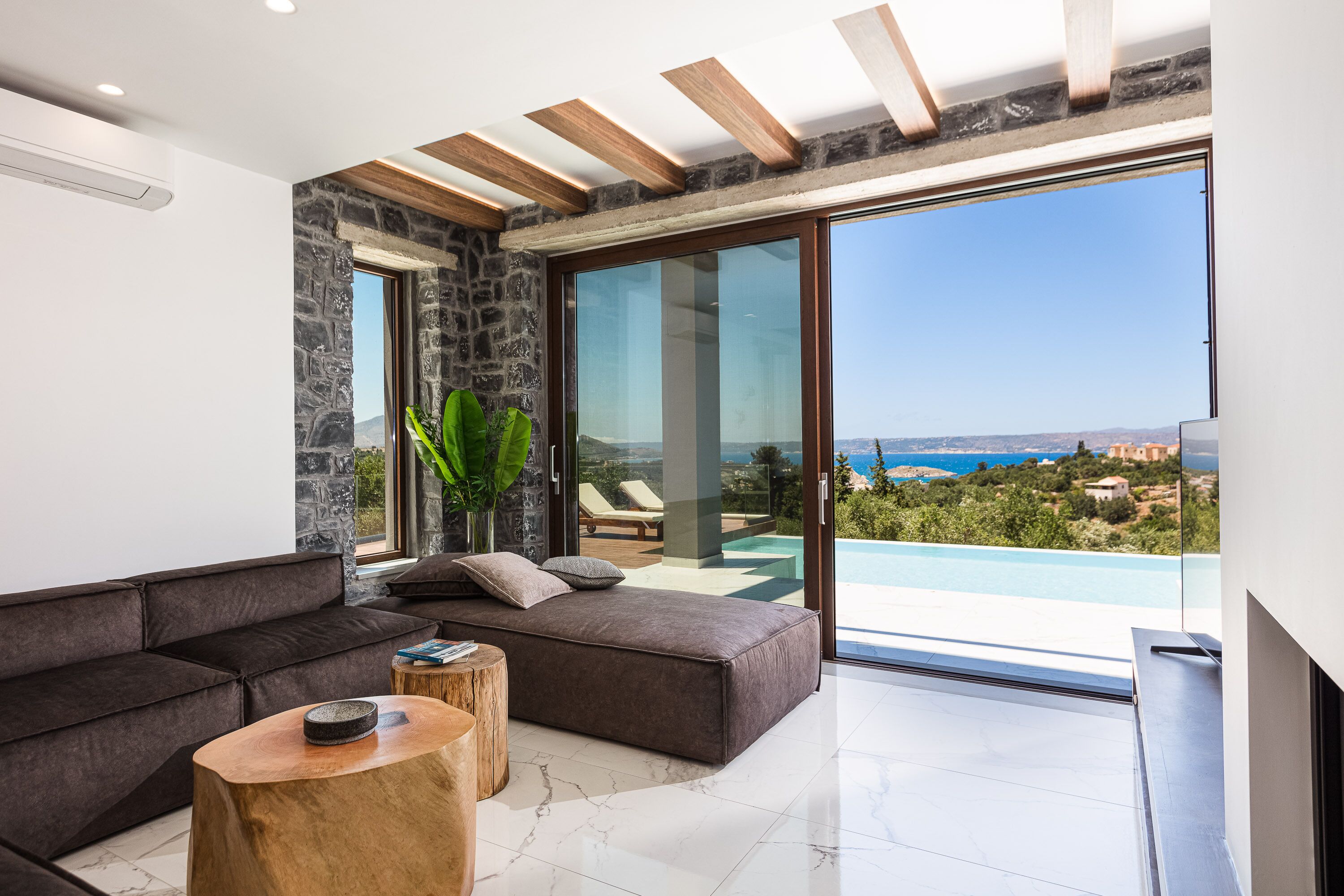 Smart TV, fireplace, video games, Netflix