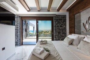 5 bedrooms, iron/ironing board, travel cot, free WiFi