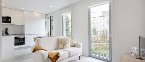 Design Studio | Living area | Flat-screen TV