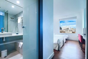 Bathroom - SEA YOU Hotel Port Valencia (Valencia)