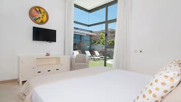 3 slaapkamers, een strijkplank/strijkijzer, gratis wifi, beddengoed