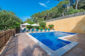 Kolam renang outdoor