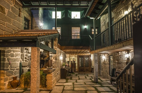 Property grounds - Casas do Lupo - Luxury Boutique Villa (Nelas)