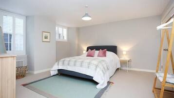 Apartment | Iron/ironing board, free cots/infant beds, free WiFi, bed sheets