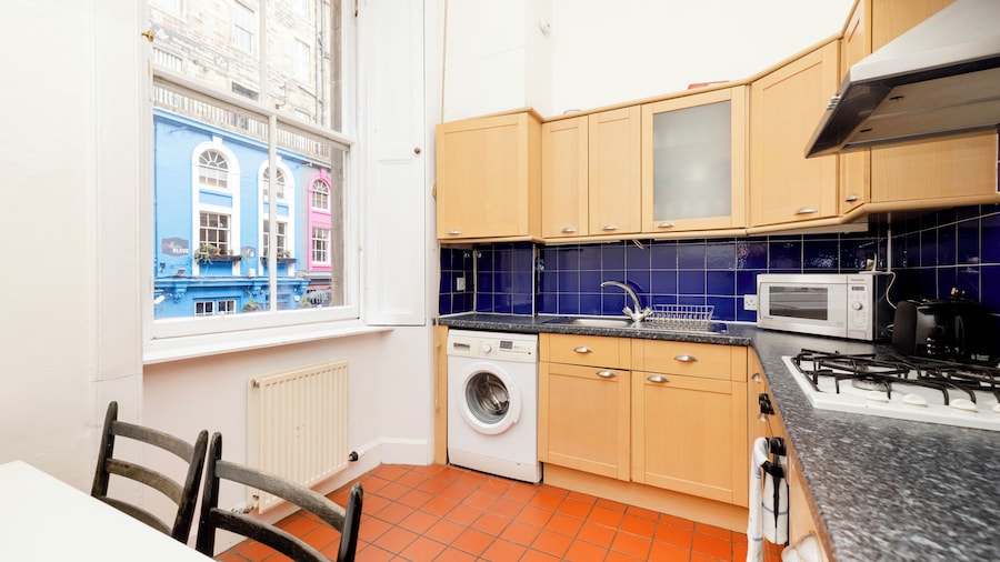 JOIVY Diagon Alley Apartment