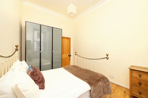 Apartment | 2 bilik tidur, seterika/papan seterika, katil bayi/kot (percuma) 
