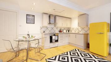 Apartment | Living area | TV
