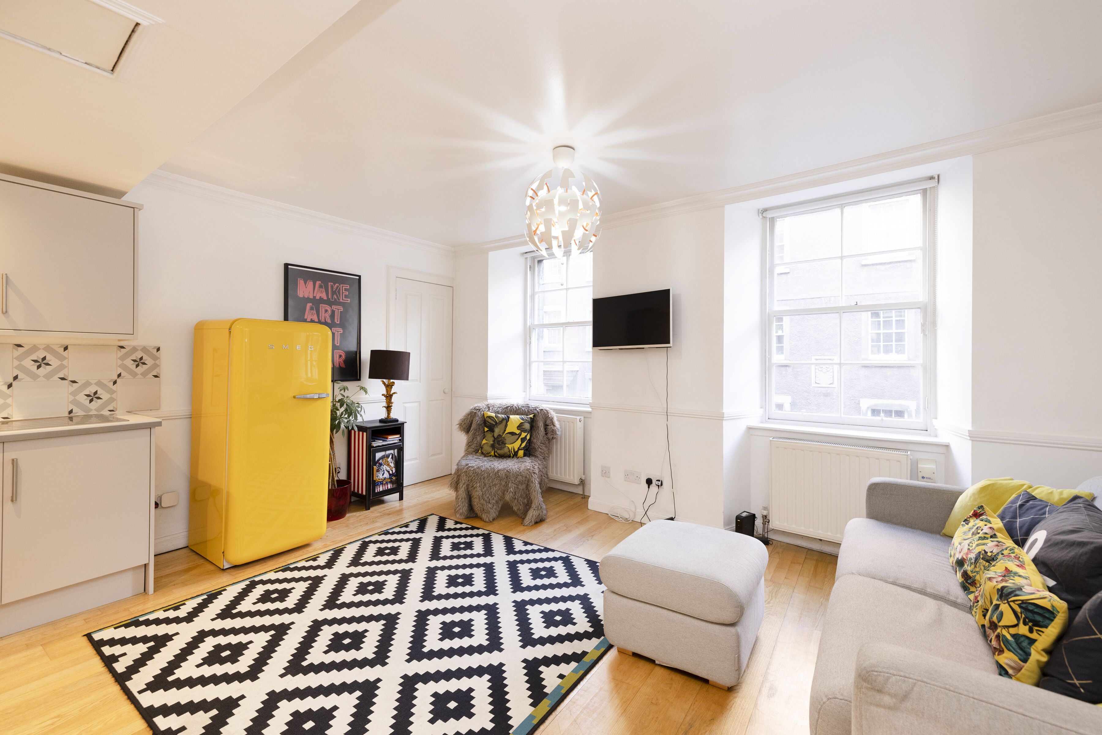 Apartment | Living area | TV