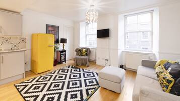Apartment | Living area | TV