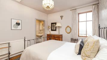 Apartment | 1 bedroom, soundproofing, iron/ironing board, free cribs/infant beds